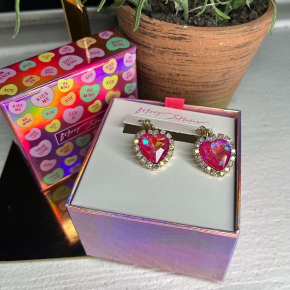 Betsey Johnson Gold Red Crystal Heart Drop Earrings Clear Crystal Accents NWT - Picture 1 of 2